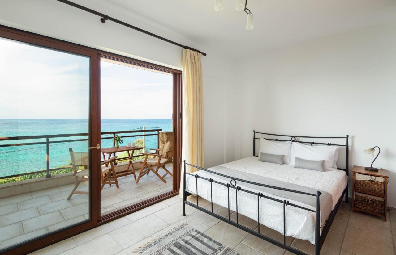 Seagrove, Beachfront Villa In Possidi #Feelslikehome Skála Foúrkas Exterior foto
